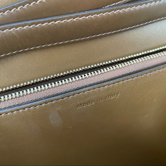 CELINE MEDIUM CLASSIC BAG IN BOX CALFSKIN
CAMEL - Picture 6 of 13